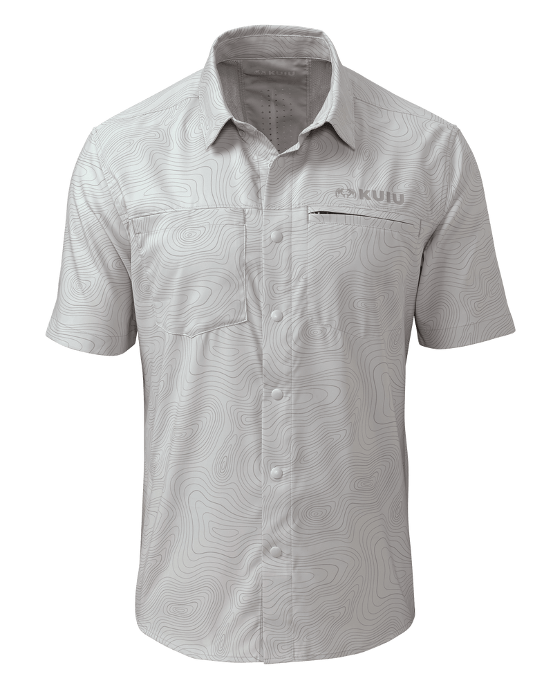 Front of Mesa Vented Short Sleeve Snap Shirt in Fog Topo print