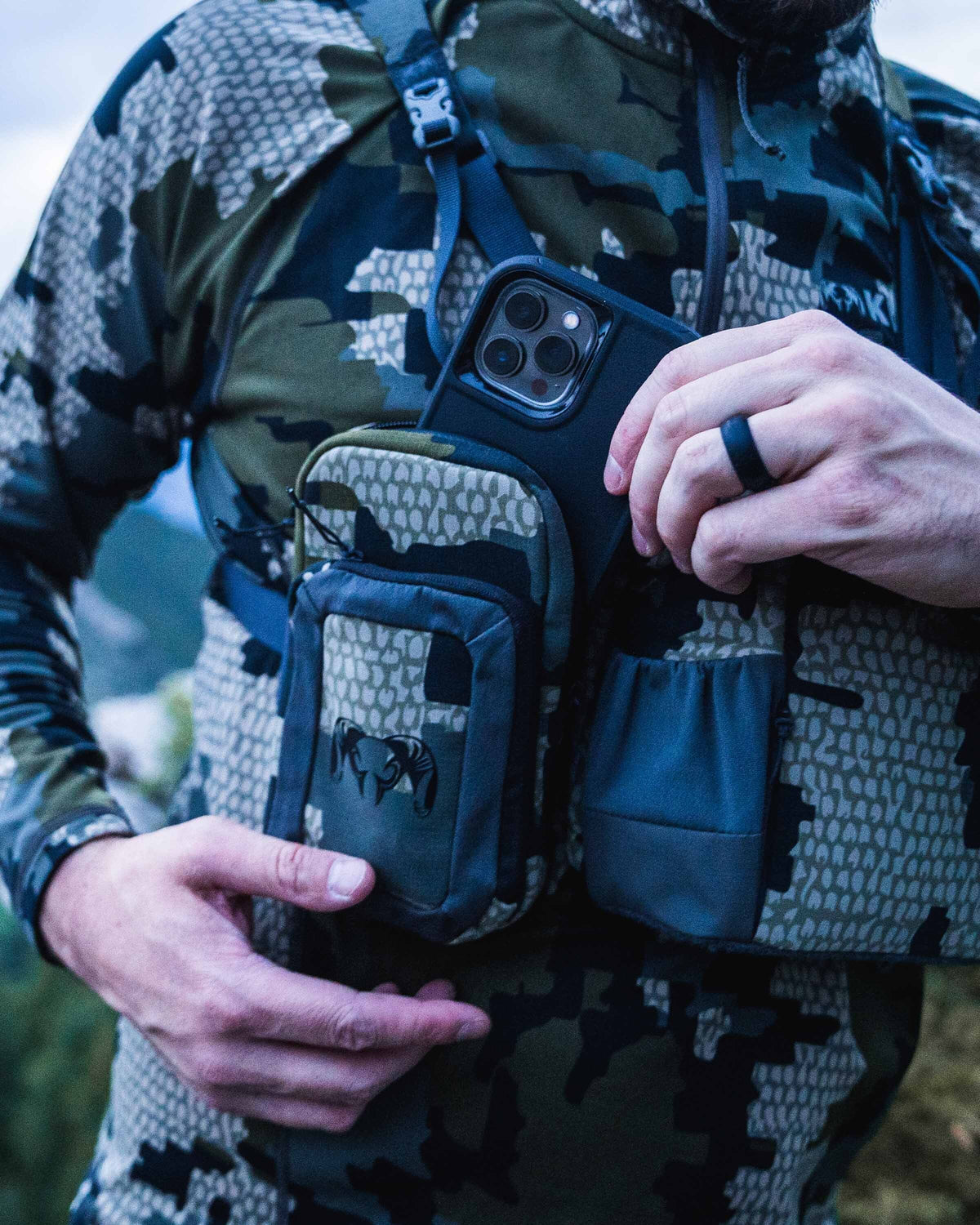 Kuiu shops binocular harness