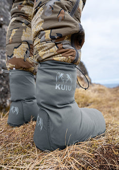 Close-up, back view of extended heel pad on Super Down Burner Bootie in Gunmetal Grey