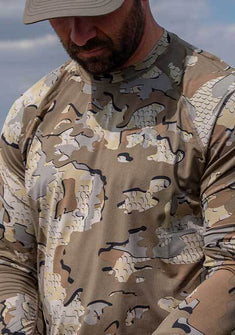 Front of Hunter Wearing Peloton 118 LS Crew in Valo Camouflage